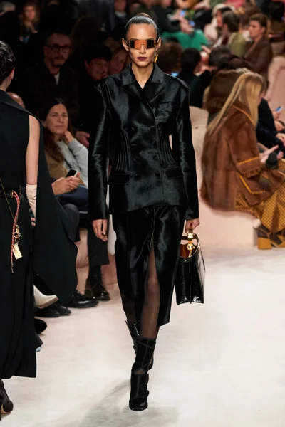 Look 20